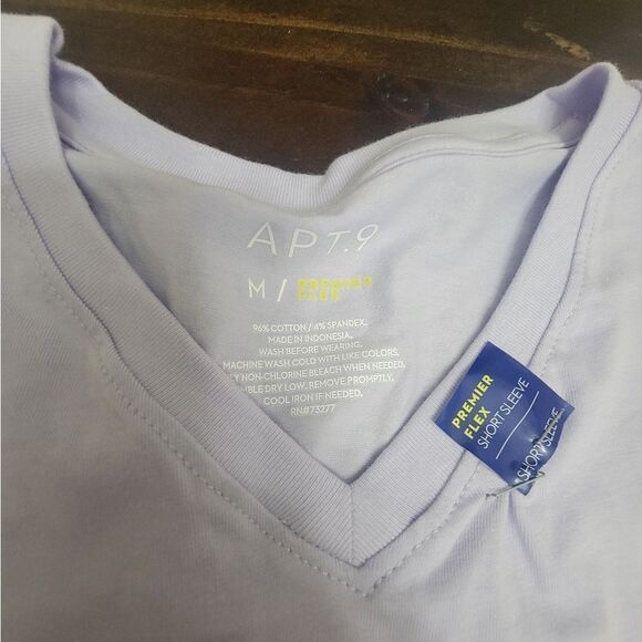 Set of 3 Pieces Tek Gear Capri Pants & Pinter T-shirt + Apt.9 Lavender T-shirt M - Picture 15 of 15